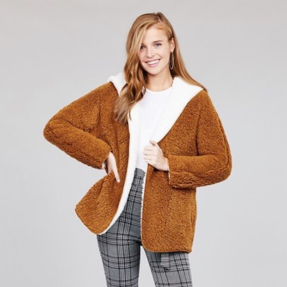 HP🎊CAMEL/IVORY FAUX FUR reversible- hoodie jacket - Picture 2 of 4